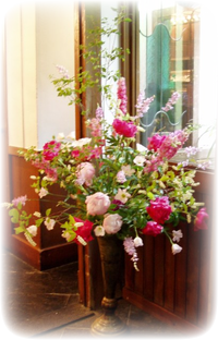 名古屋市千種区の花屋グラッシーの定期的生けこみ 名古屋市千種区の花屋グラッシーの定期的生けこみ